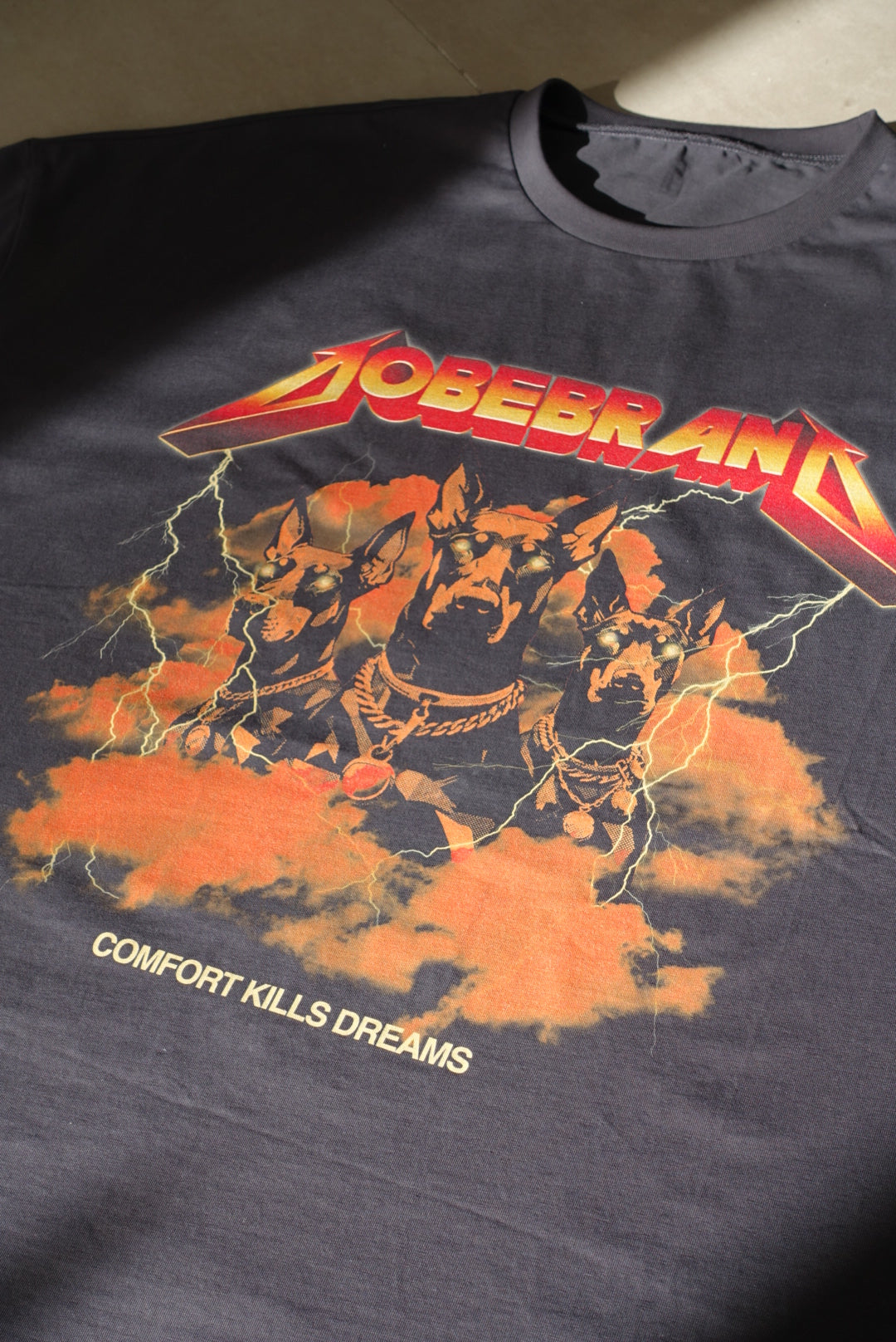 COMFORT KILLS DREAMS TEE